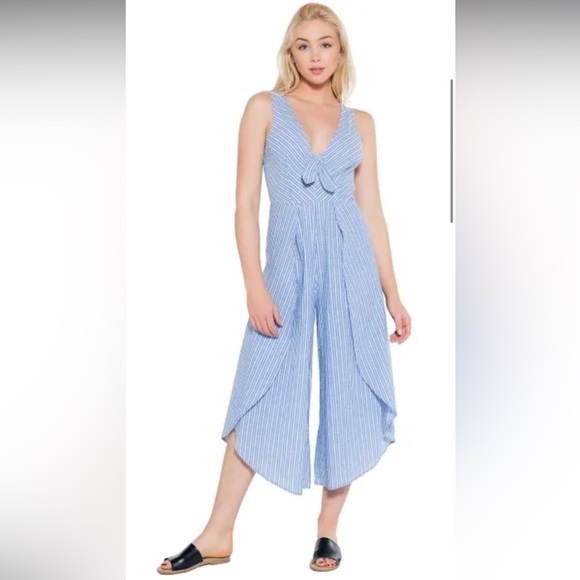 Taylor & Sage Pants - Taylor & Sage Junior’s Seersucker Stripe Jumpsuit Blue White Size M